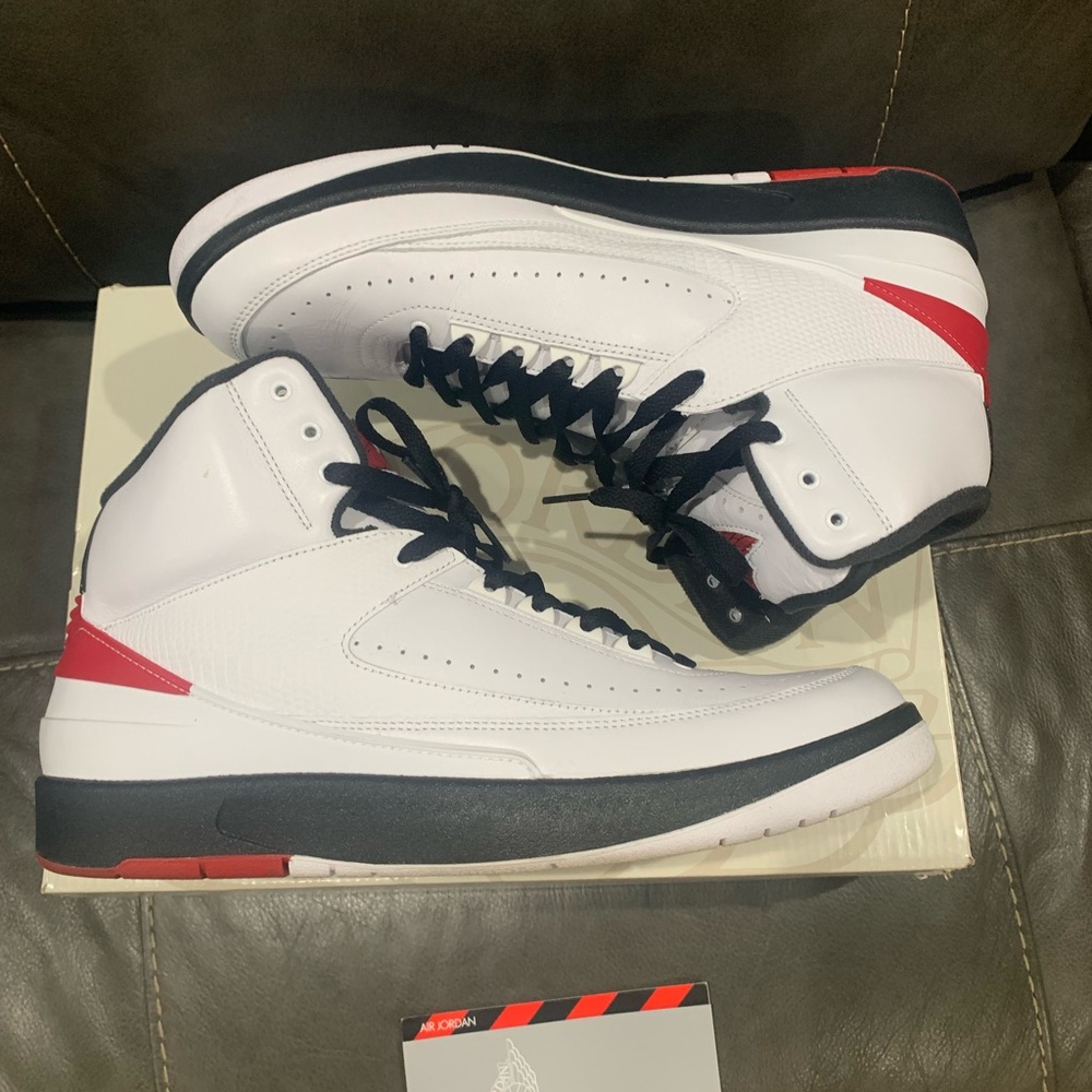Air Jordan 2 Chicago